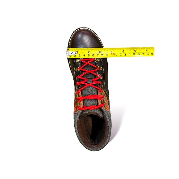 Eastland Butternut hiking boots with red shoestrings. - Picture 2 of 10